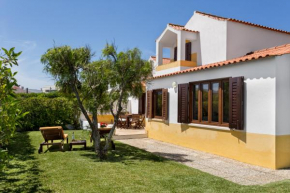 JOIVY 3-BR Cottage with Terrace and Garden in Colares